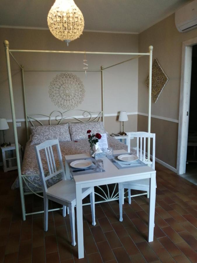 B&B Il Folletto Del Lago สเตรซา ภายนอก รูปภาพ